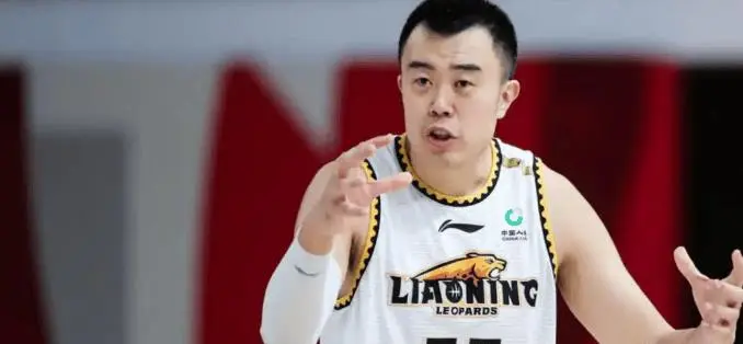 辽宁男篮内线核心韩德君本赛季表现稳定发挥关键作用