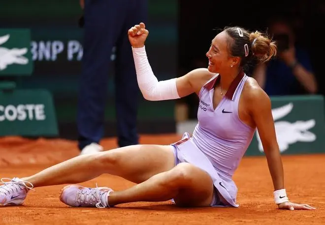 郑钦文因故退出比利简金杯网球赛事 中国女网阵容调整